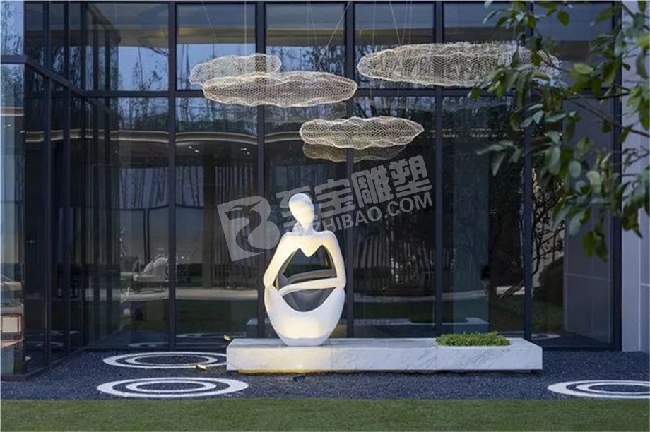 酒店入戶(hù)鏤空云朵和抽象人物不銹鋼雕塑定制